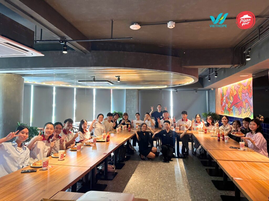 Chuyến trải nghiệm tại Pizza Hut mở ra cơ hội nghề nghiệp và truyền cảm hứng cho sinh viên VietHope trong lĩnh vực F&B